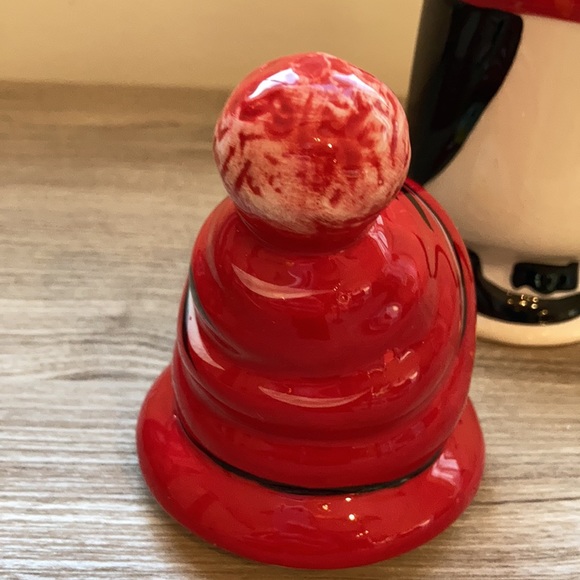 Pfaltzgraff collectibles penguin skate covered mug NWOT - Picture 4 of 16